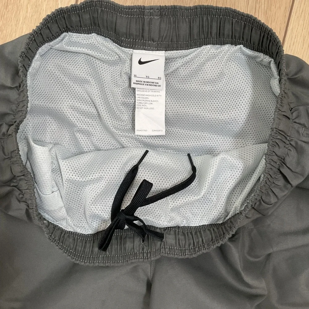 Nike Men's Gray Athletic Shorts/Swim Lined Elastic Waist Drawstring Size XL